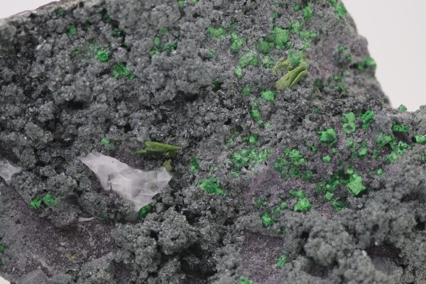 Uvarovite, titanite - Image 5