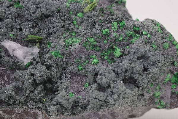 Uvarovite, titanite - Image 7