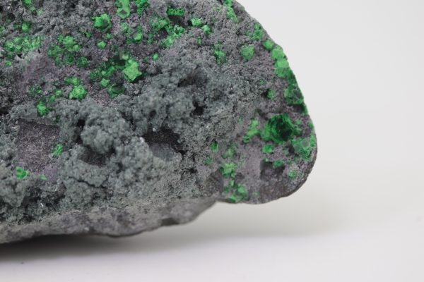 Uvarovite, titanite - Image 8