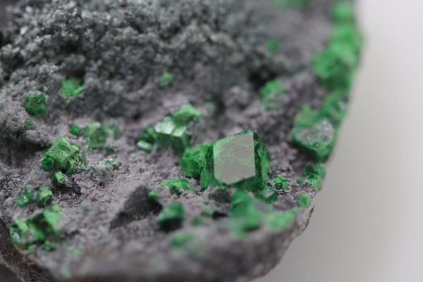 Uvarovite, titanite - Image 10