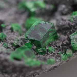Uvarovite, titanite