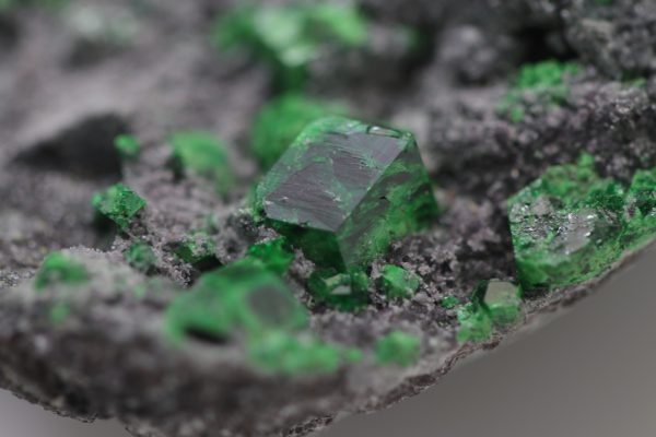 Uvarovite, titanite