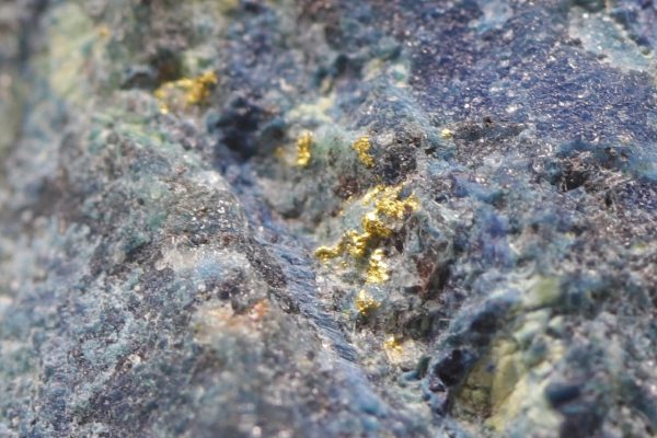 Gold, shattuckite, chrysocolla, cuprite - Image 7