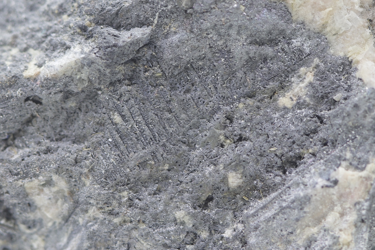 Skutterudite, rammelsbergite