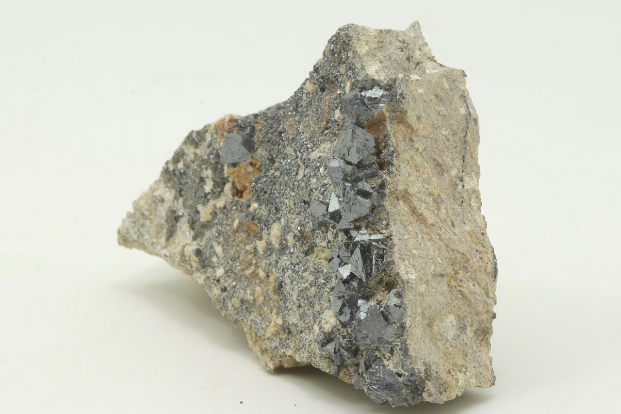 Magnetite - Image 3