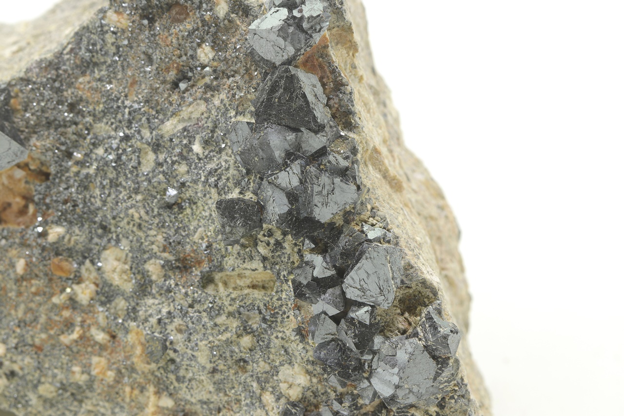 Magnetite - Image 4