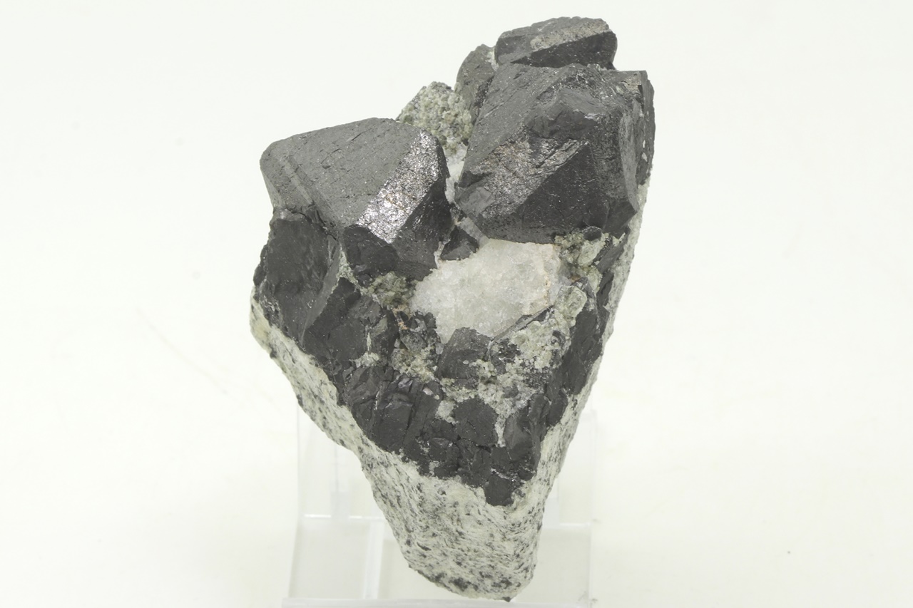 Magnetite - Image 3