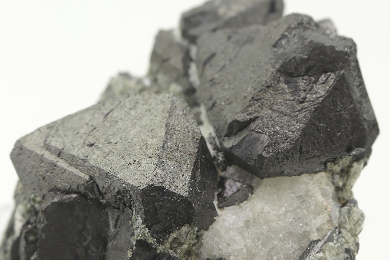 Magnetite - Image 8