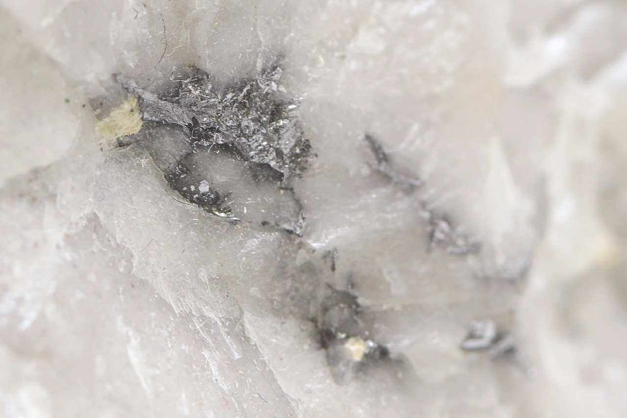 Heyrovskyite - Image 5