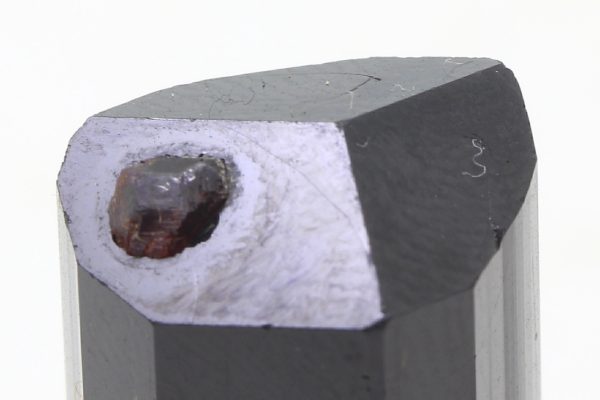 Skoryl, garnet