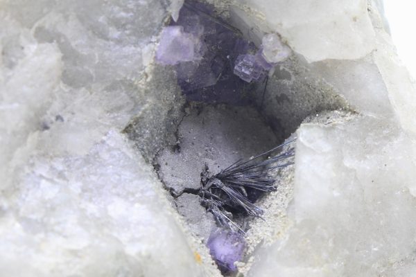 Bismuthinite, fluorite - Image 4