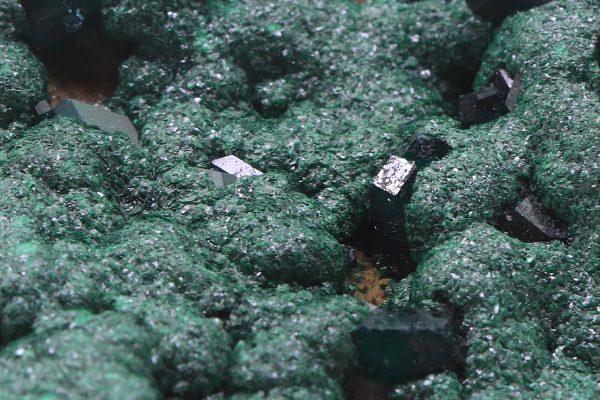 Dioptase, malachite - Image 8