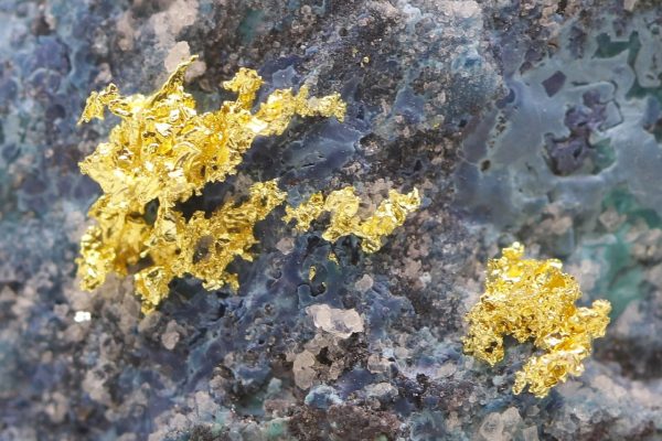 Gold, chrysocolla, shattuckite - Image 9