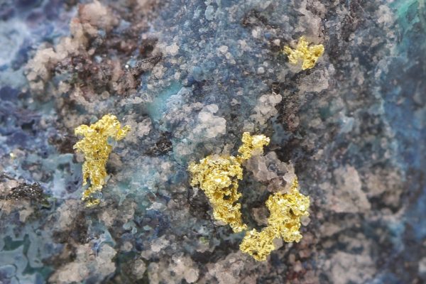 Gold, chrysocolla, shattuckite - Image 10
