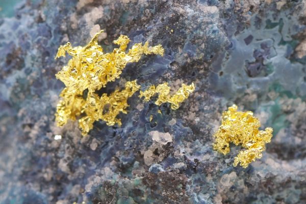 Gold, chrysocolla, shattuckite - Image 11