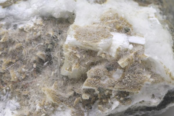 Natrolite, laumontite, arsenopyrite - Image 6