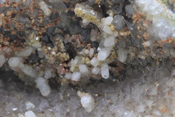 Harmotome, quartz - Image 6