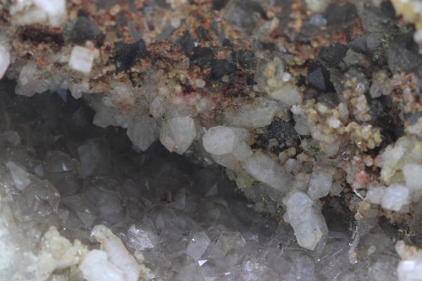 Harmotome, quartz - Image 8