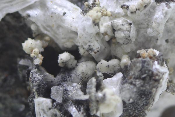Haidingerite, brassite, pharmacolite - Image 10