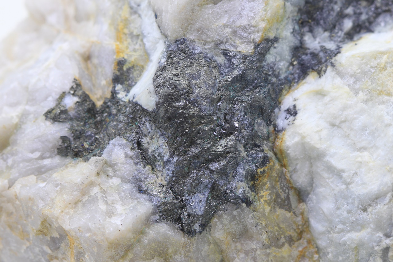 Stannite, montebrasite - Image 3