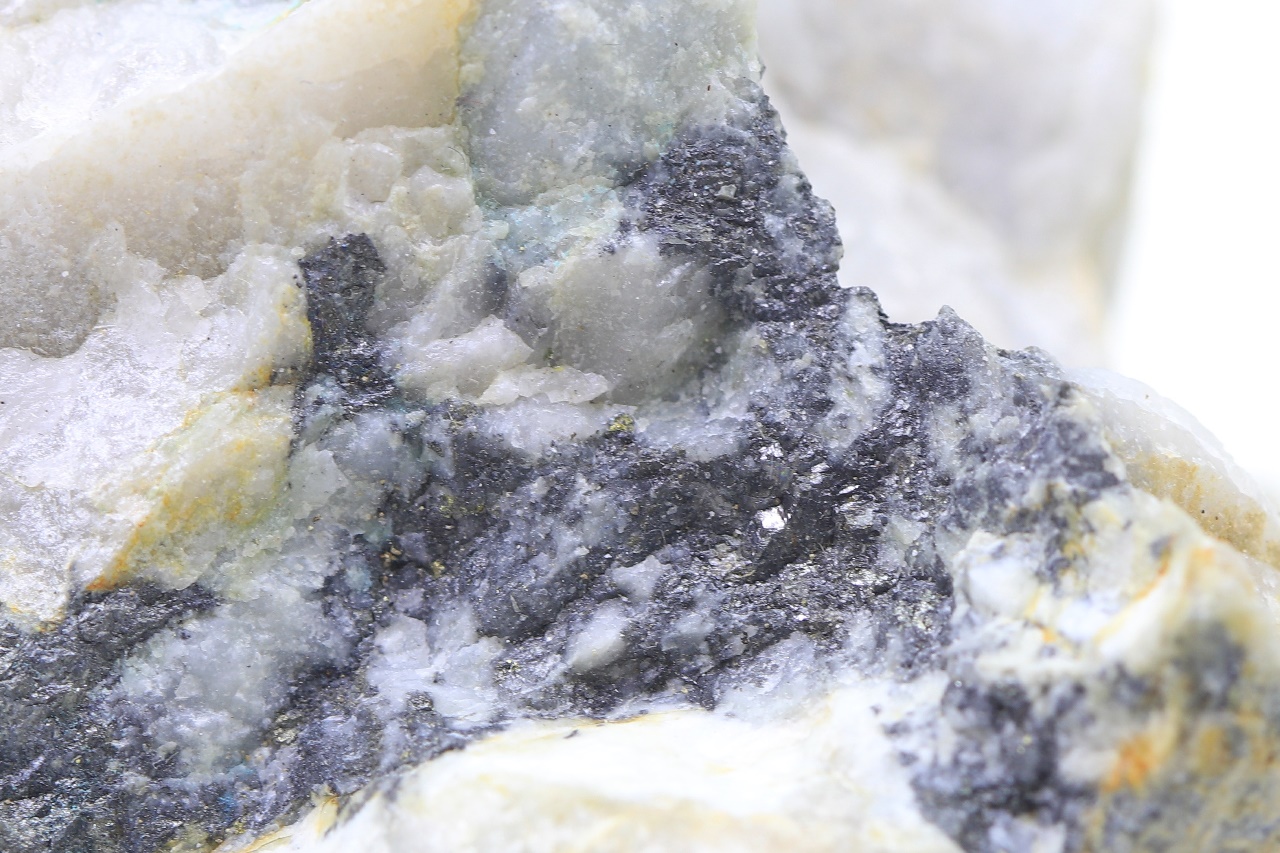 Stannite, montebrasite - Image 4
