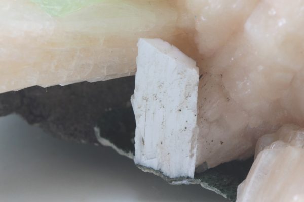 Apophyllite, stilbite - Image 11