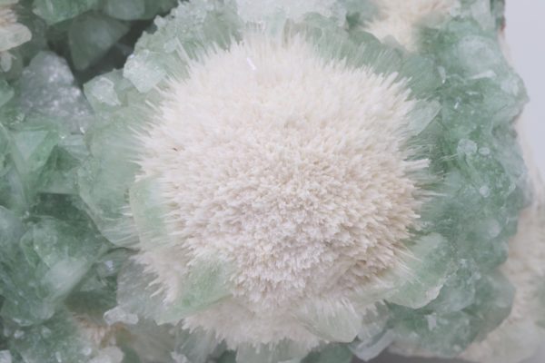Apophyllite, mesolite - Image 6