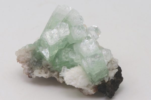 Apophyllite, stilbite, mesolite - Image 6