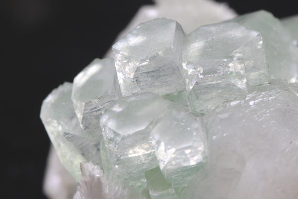 Apophyllite, stilbite, mesolite - Image 13