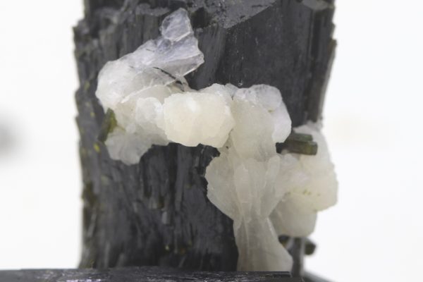 Stellerite, epidote - Image 7