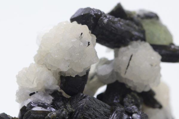 Stellerite, epidote, prehnite - Image 7