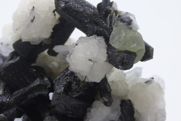 Stellerite, epidote, prehnite - Image 8
