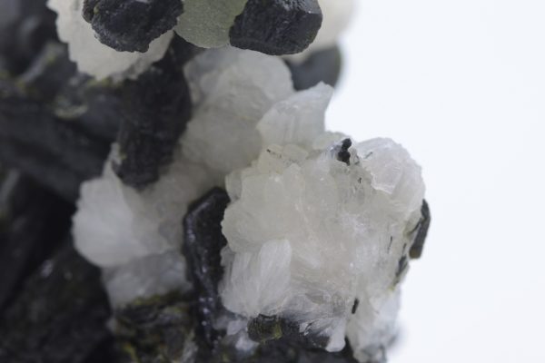 Stellerite, epidote, prehnite - Image 9