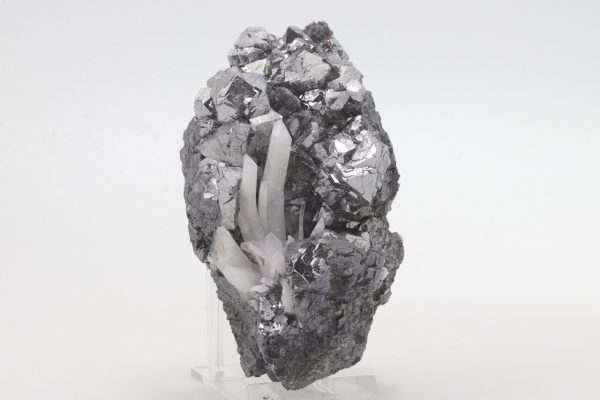 Skutterudite, löllingite, quartz