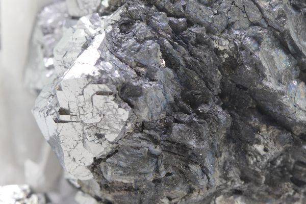 Skutterudite, löllingite, quartz - Image 11