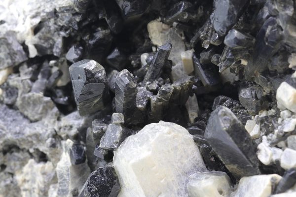Meionite - Image 9