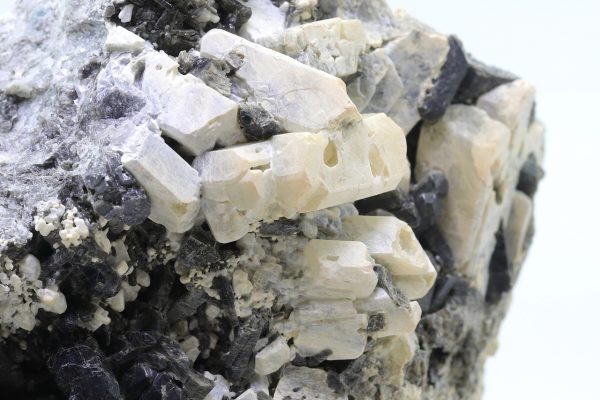 Meionite - Image 12