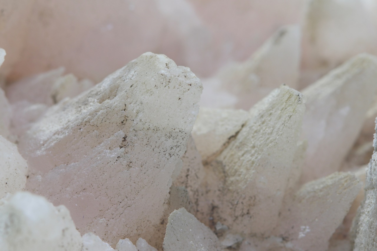 Manganoan Calcite - Image 8