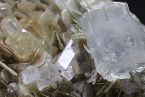 Aquamarine, muscovite - Image 8