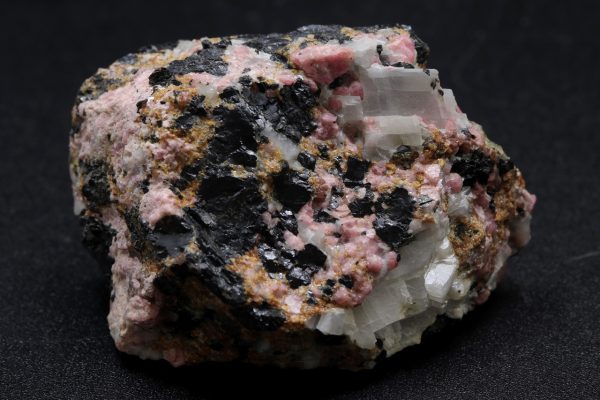 Lennilenapeite, franklinite, rhodonite, spessartine