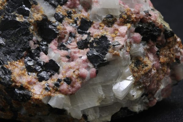 Lennilenapeite, franklinite, rhodonite, spessartine - Image 2