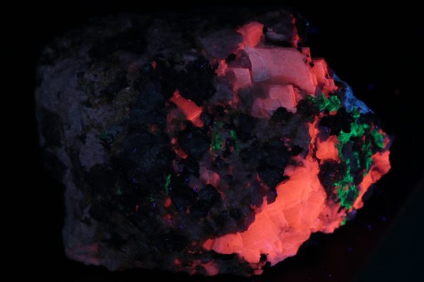 Lennilenapeite, franklinite, rhodonite, spessartine - Image 10