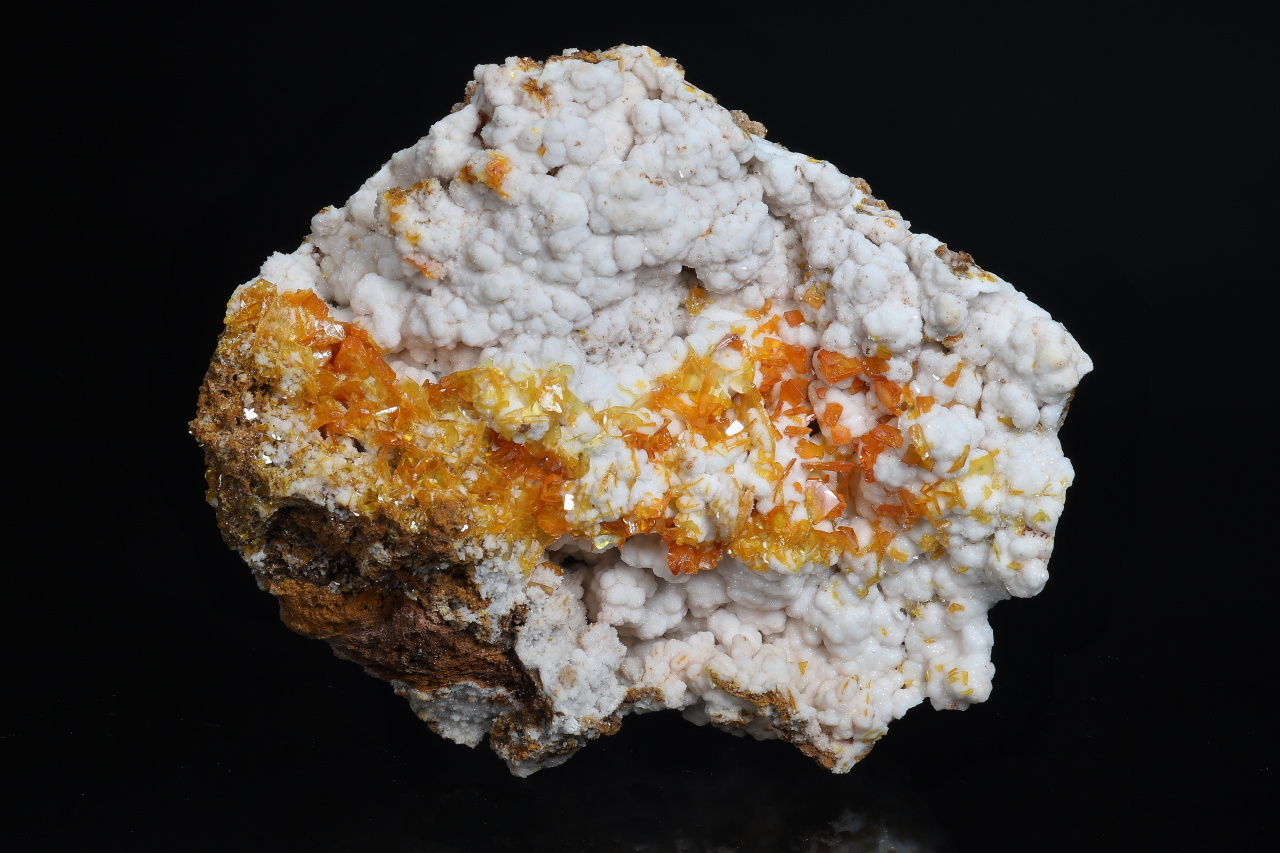 Wulfenite, aragonite