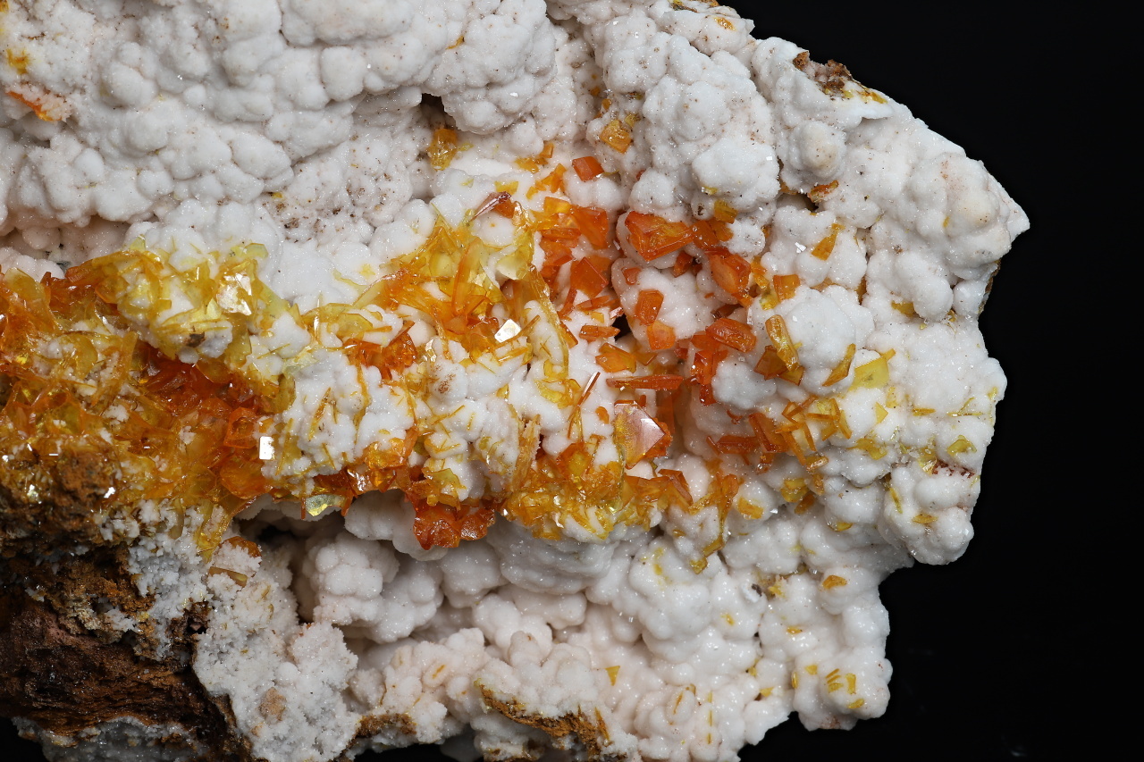 Wulfenite, aragonite - Image 4