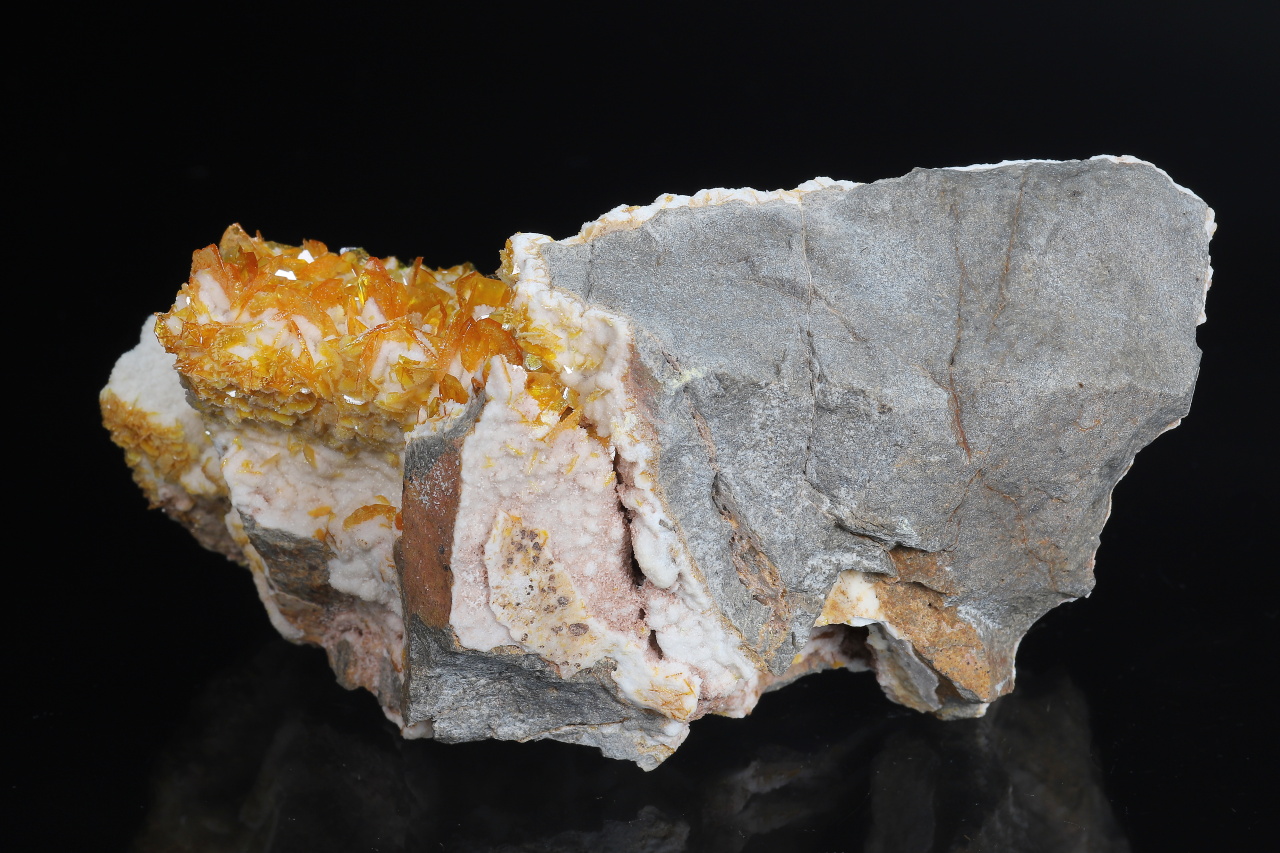 Wulfenite, aragonite - Image 6