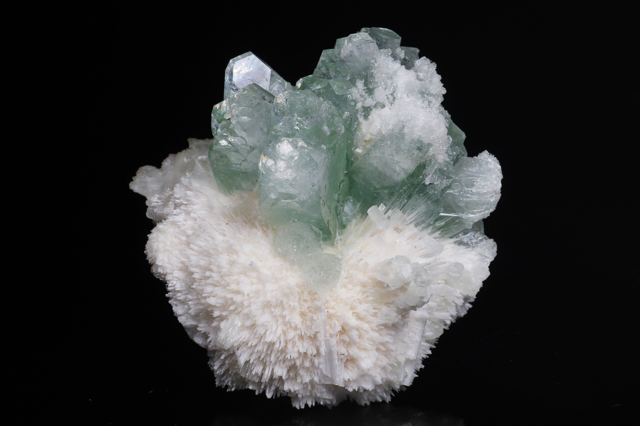 Apophyllite, mesolite