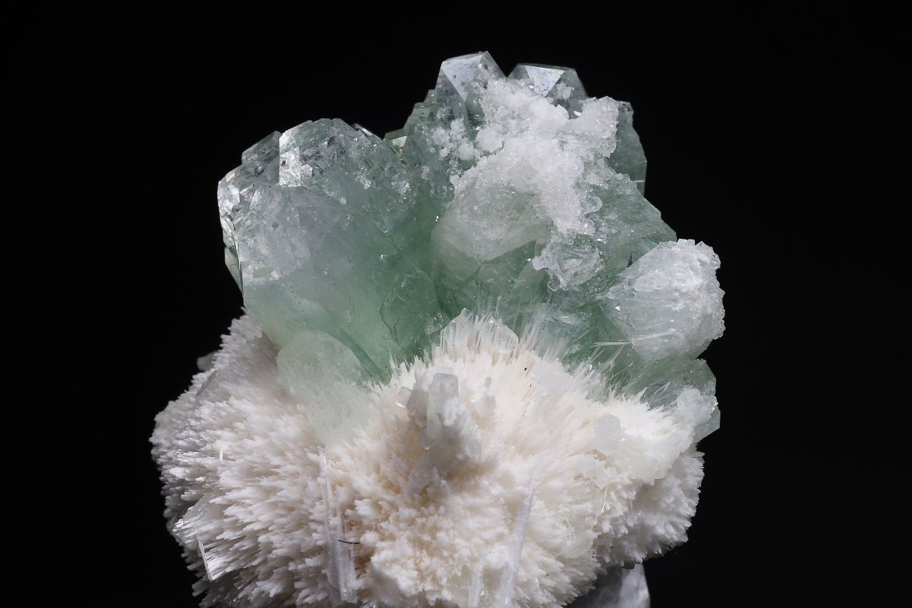 Apophyllite, mesolite - Image 5