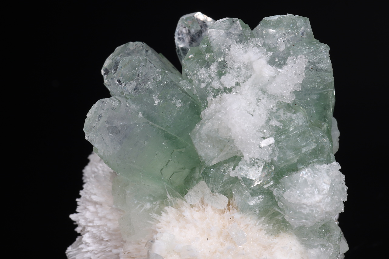 Apophyllite, mesolite - Image 6