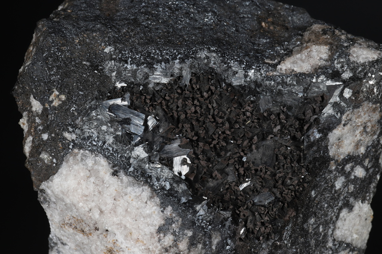 Pyrolusite - Image 3