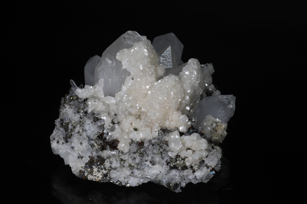 Crystal, pyrite, dolomite - Image 5